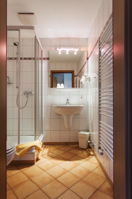 Hotel Hus Achtern Diek Hamburg Zimmer foto